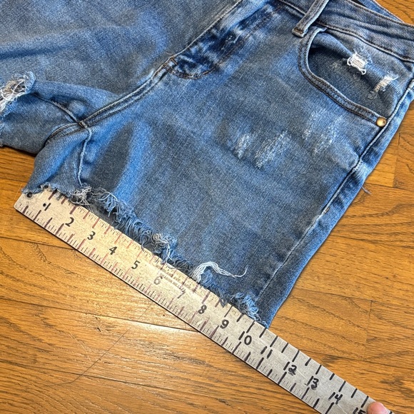 Judy Blue Women's Frayed Hem Jean Shorts - Blue - Picture 7 of 9
